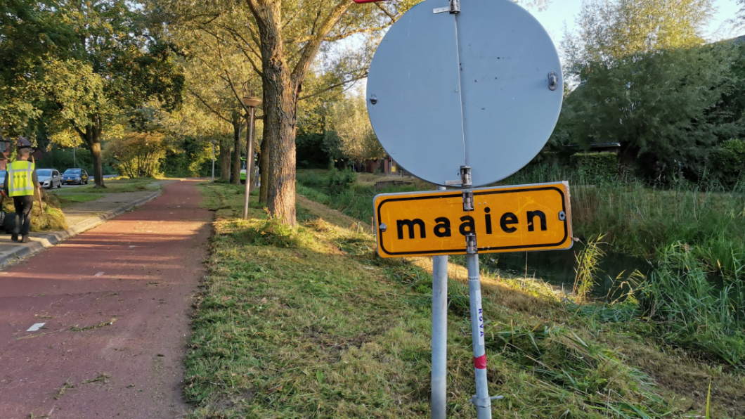 Verkeersbord met 'maaien'