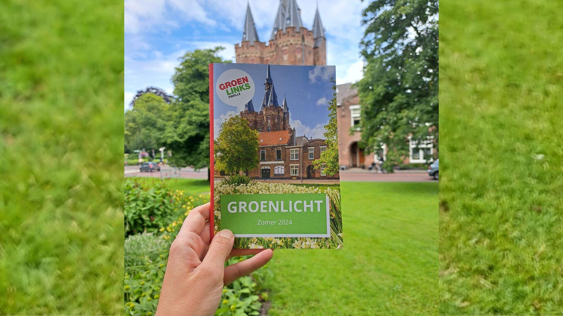 De voorkant van GroenLicht Zomer '24 met de Sassenpoort op de cover