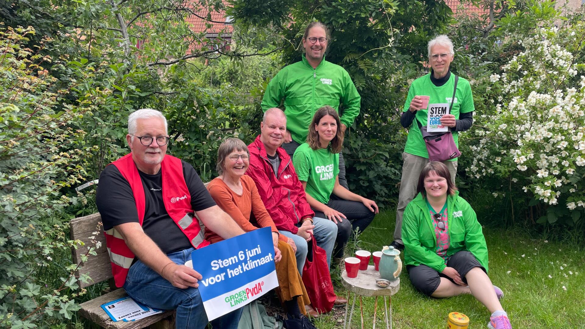 Een groep vrijwilligers van GroenLinks en PvdA Zwolle